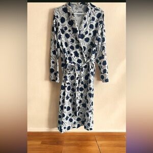 Boden Navy and White Floral Robe NWOT large pajamas